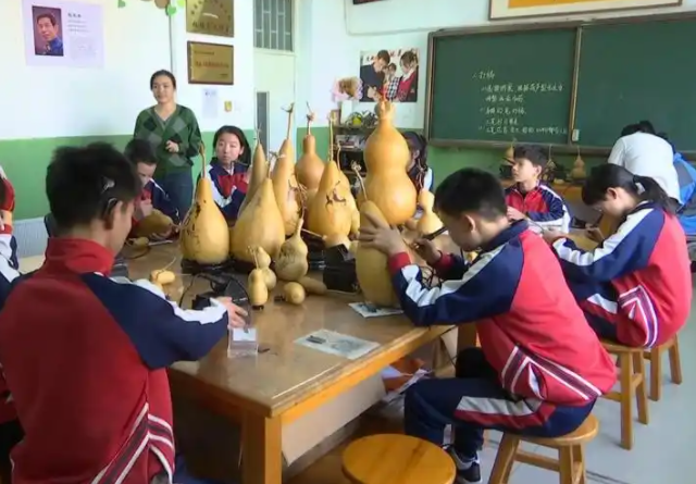 落實根底教育階段積極推進殘疾學生享有15年免費教育