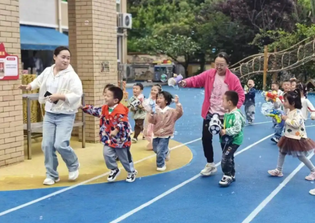 以資源供應(yīng)和師資建造為雙引擎為破解教育均衡難題注入新動(dòng)能