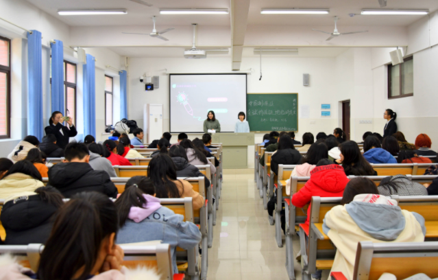 將講堂教育變革作為教育提質的突破口以多元活動建立講堂創新平臺