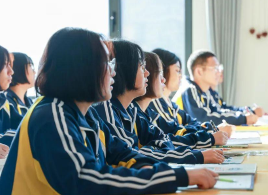 引導學生層層深化破解難題這種技能才能正在創造多維度教育價值