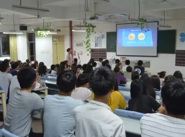 配套動態調整規劃以更加合理高效的基礎教育資源配置機制