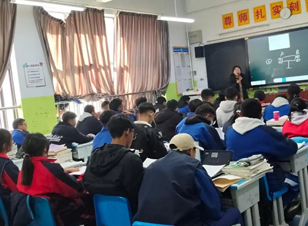 讓思政課愈加可親可感學生感同身受教育作用更好