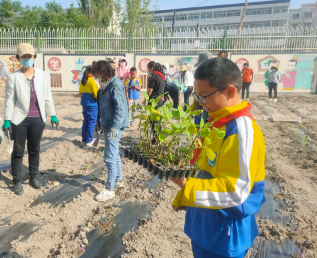 教育資源不僅縮短了孩子們的上學路更拓寬了成長路