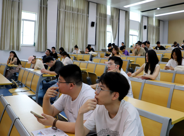 各地各高校加大方針挖潛力度積極為畢業生拓寬作業空間