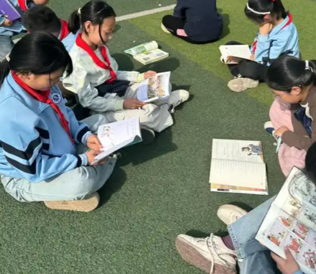 讓書香觸手可及讓習氣自然生長采取軟硬并重的推進戰略