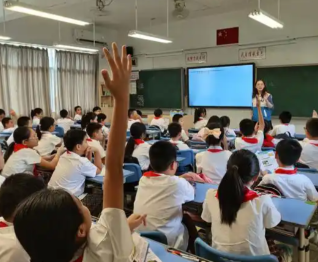 穩(wěn)固并提升了教育的新優(yōu)勢(shì)教育科研的戰(zhàn)略支撐作用日益凸顯